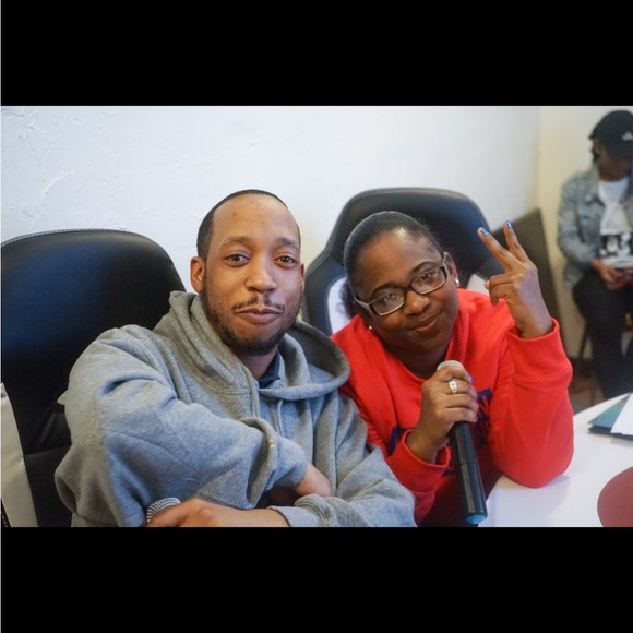 LIKE THIS POST 👍🏾 Early Holiday Shopping🎄🔊 Join Me! - Picture 4 of 8